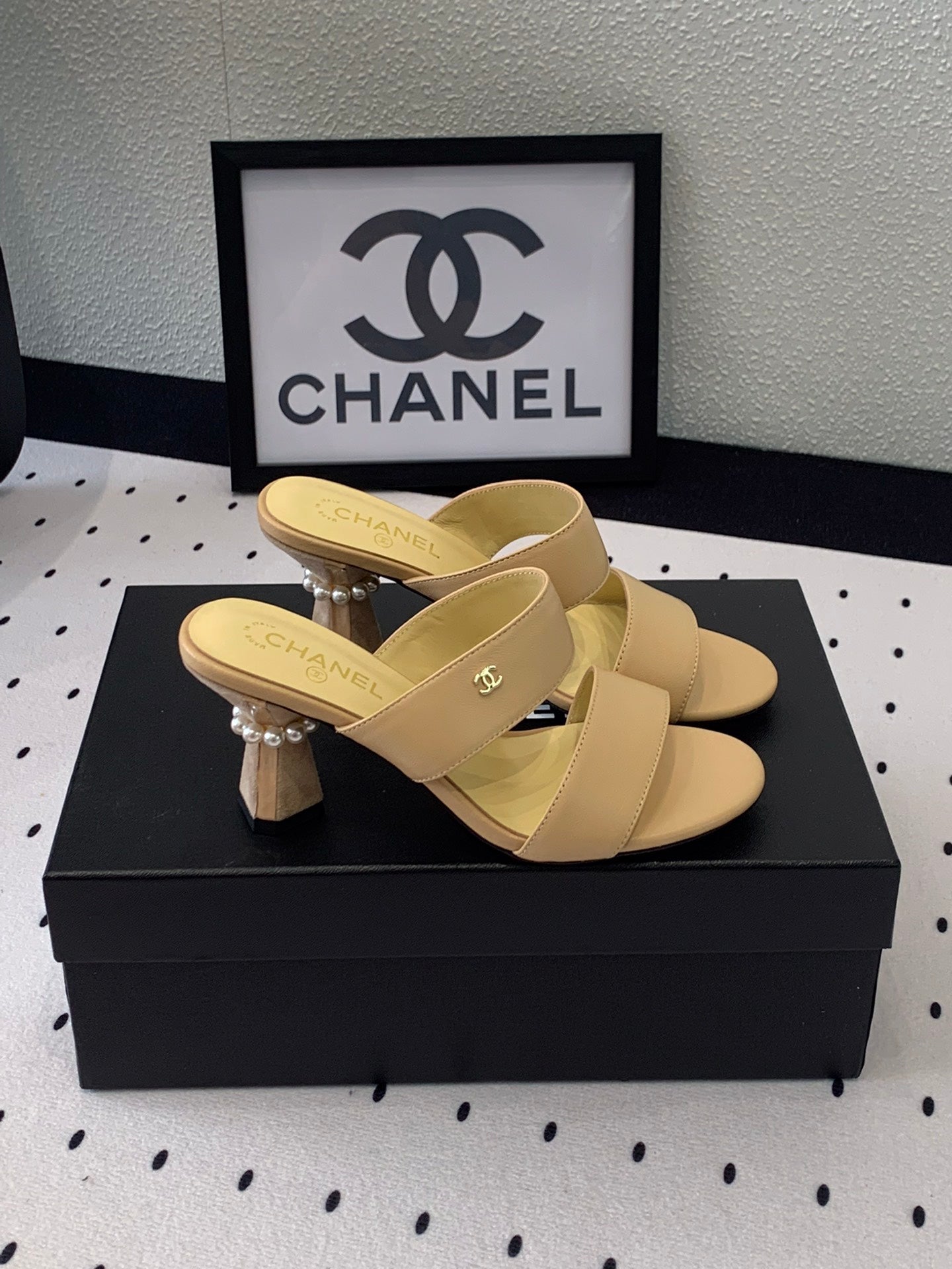 MULES cream LAMBSKIN - 35