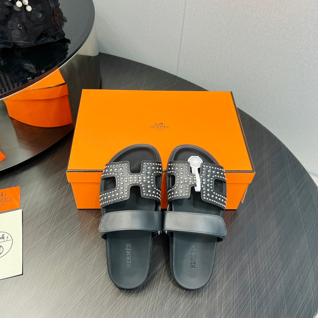CHYPRE SANDAL BLACK CALFSKIN STYLIZED - 35
