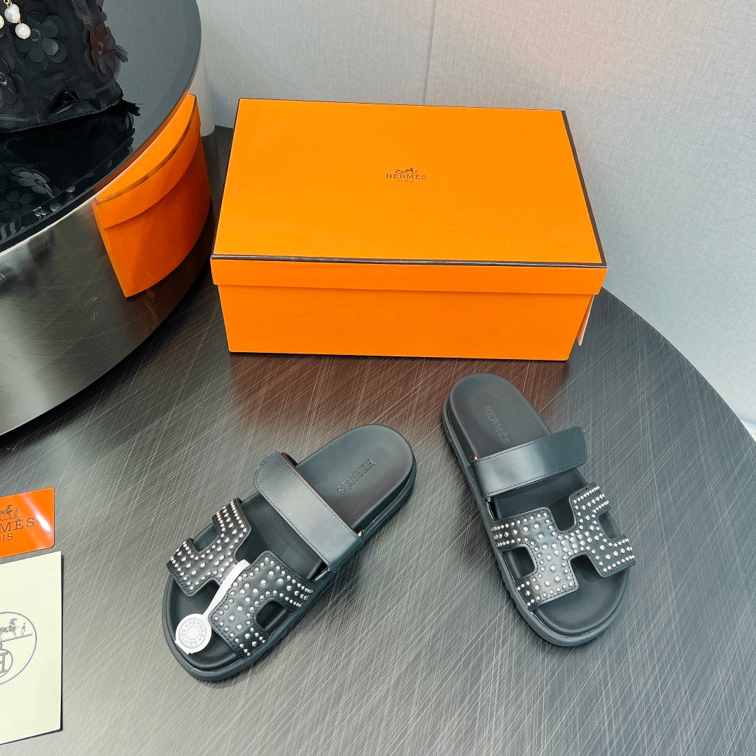 CHYPRE SANDAL BLACK CALFSKIN STYLIZED - 35