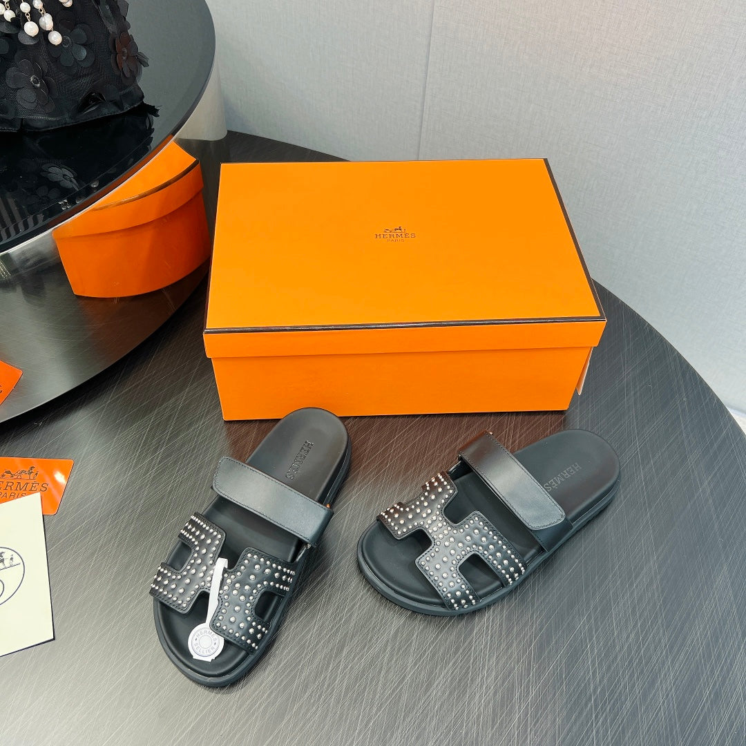CHYPRE SANDAL BLACK CALFSKIN STYLIZED - 35