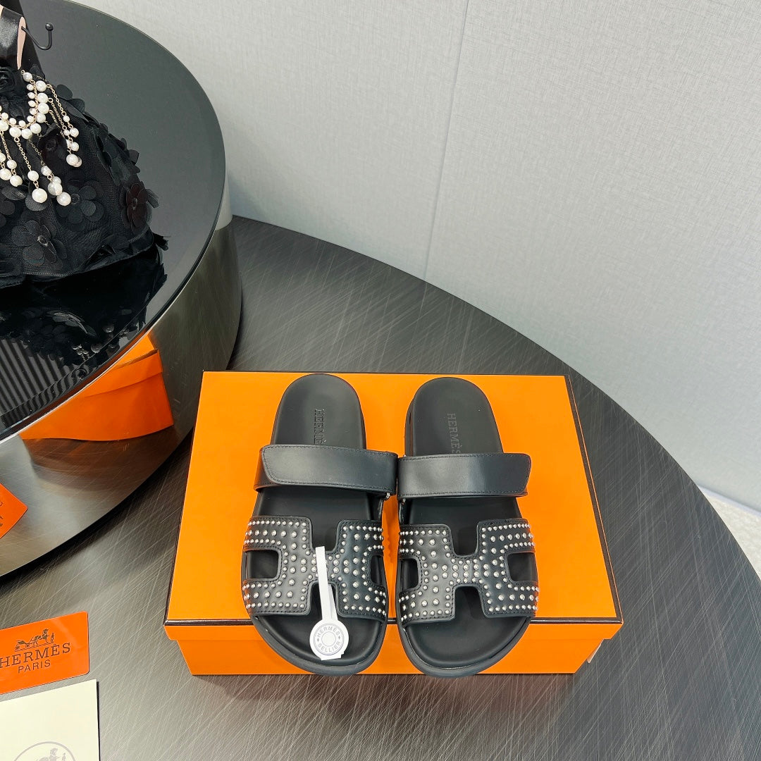 CHYPRE SANDAL BLACK CALFSKIN STYLIZED - 35