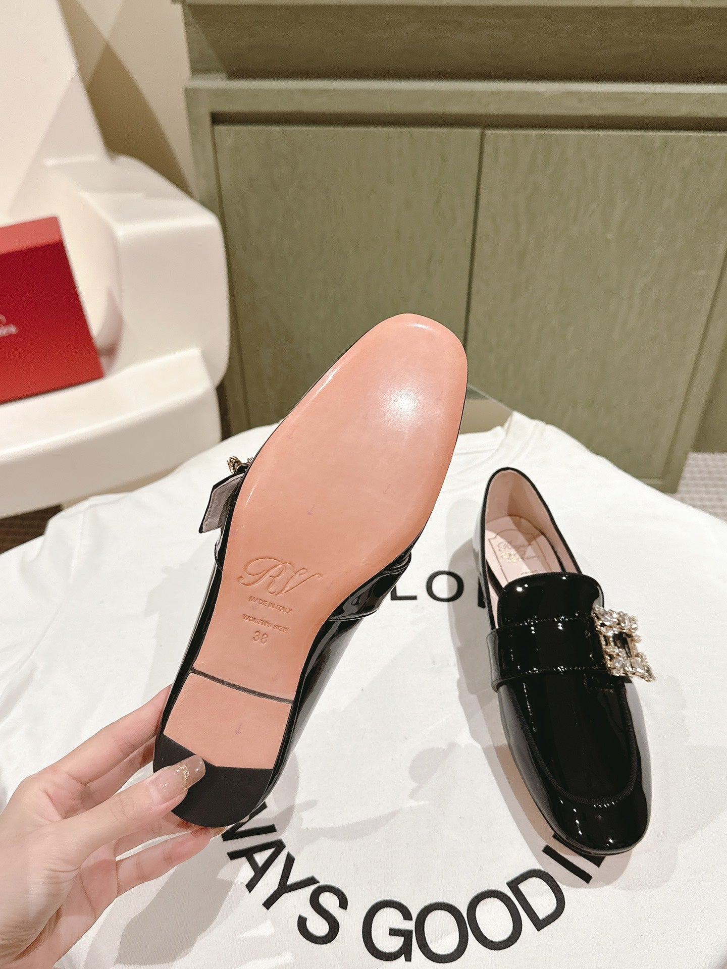 MINI BROCHE VIVIER BUCKLE LOAFERS IN BLACK PATENT CALFSKIN - 34