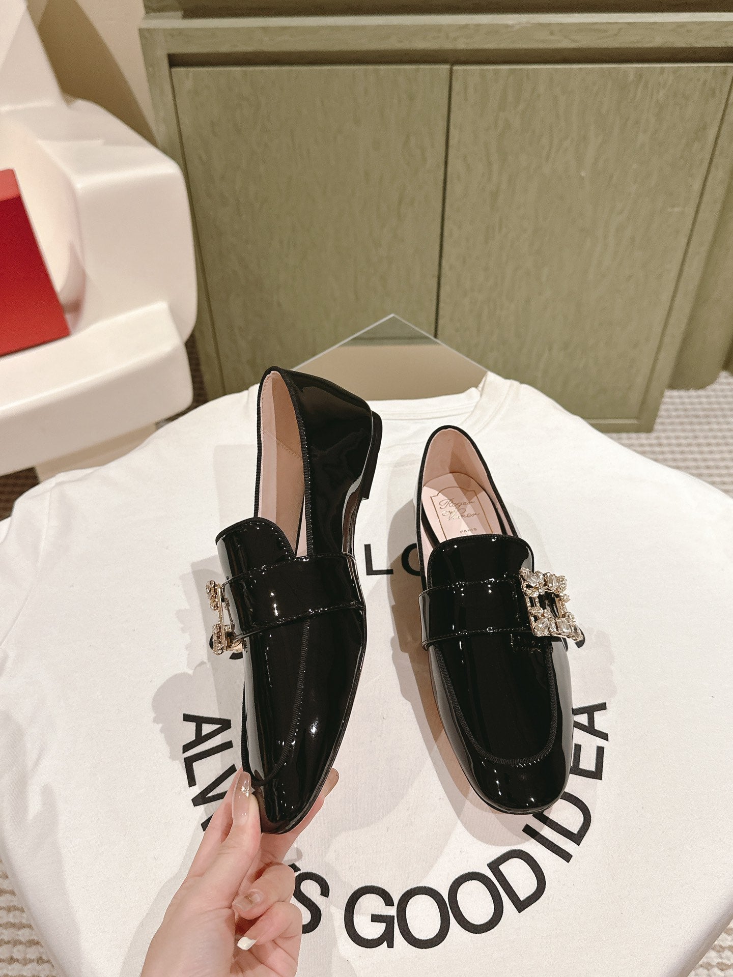 MINI BROCHE VIVIER BUCKLE LOAFERS IN BLACK PATENT CALFSKIN - 34
