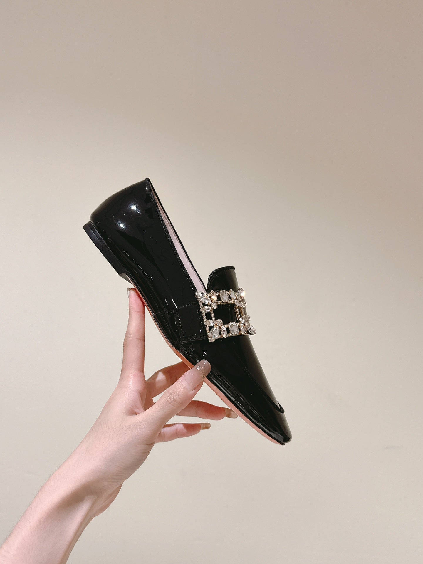 MINI BROCHE VIVIER BUCKLE LOAFERS IN BLACK PATENT CALFSKIN - 34