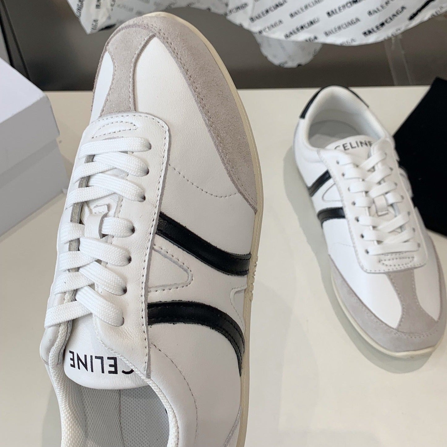 JOGGER LOW LACE-UP SNEAKER IN CALFSKIN & SUEDE CALFSKIN OPTIC WHITE/GREY/BLACK - 35