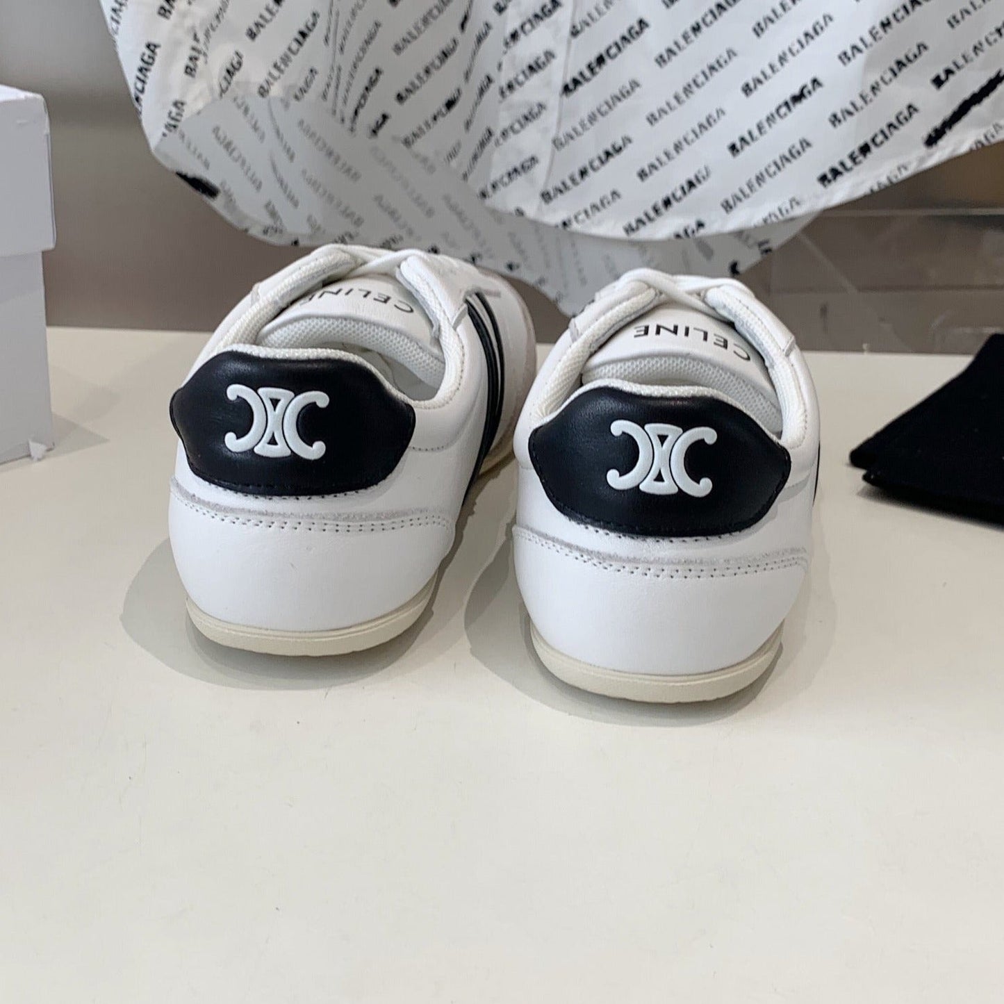 JOGGER LOW LACE-UP SNEAKER IN CALFSKIN & SUEDE CALFSKIN OPTIC WHITE/GREY/BLACK - 35