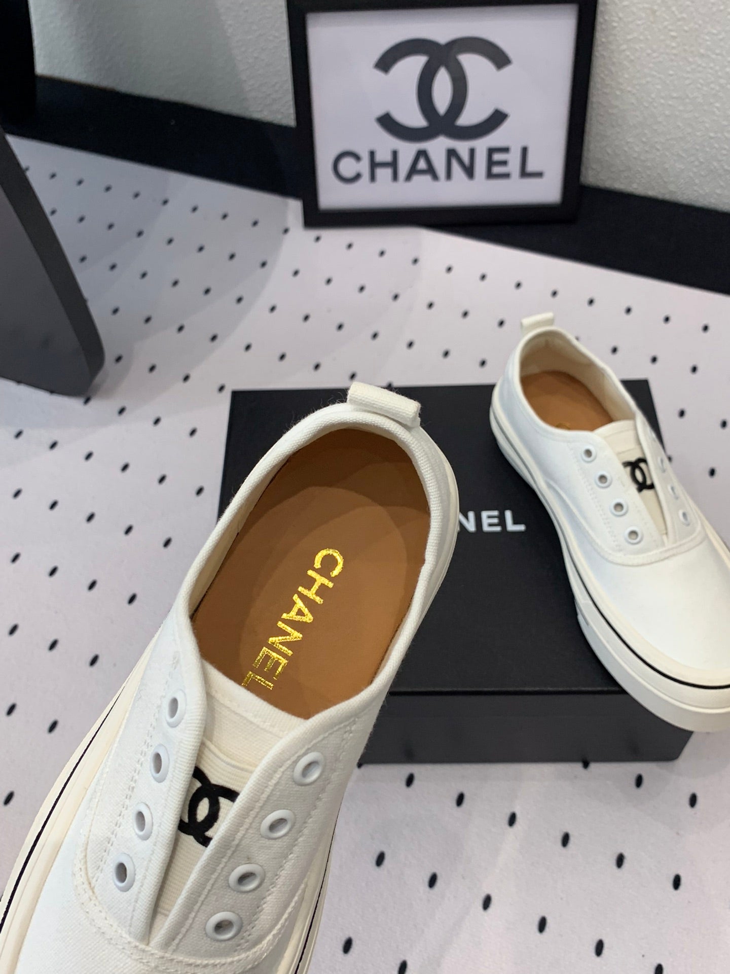 LACELESS SNEAKERS PLATFORM IN WHITE CANVAS - 35