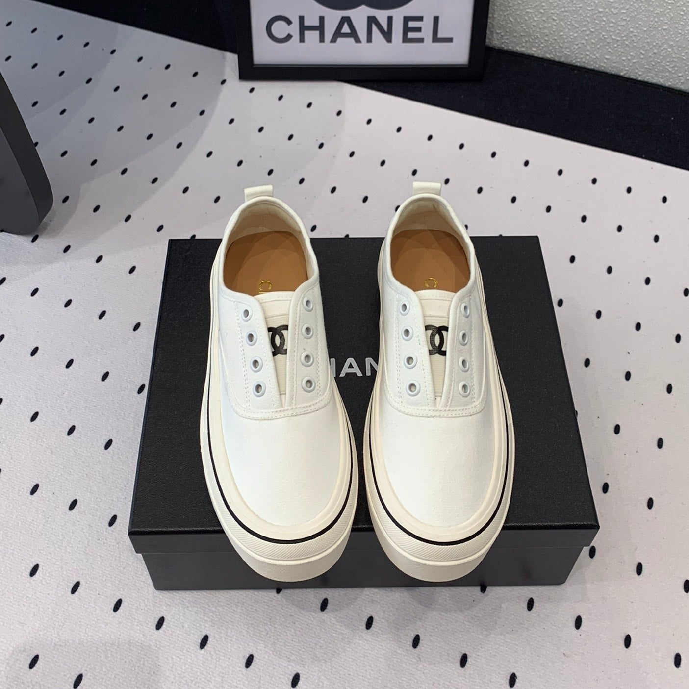 LACELESS SNEAKERS PLATFORM IN WHITE CANVAS - 35