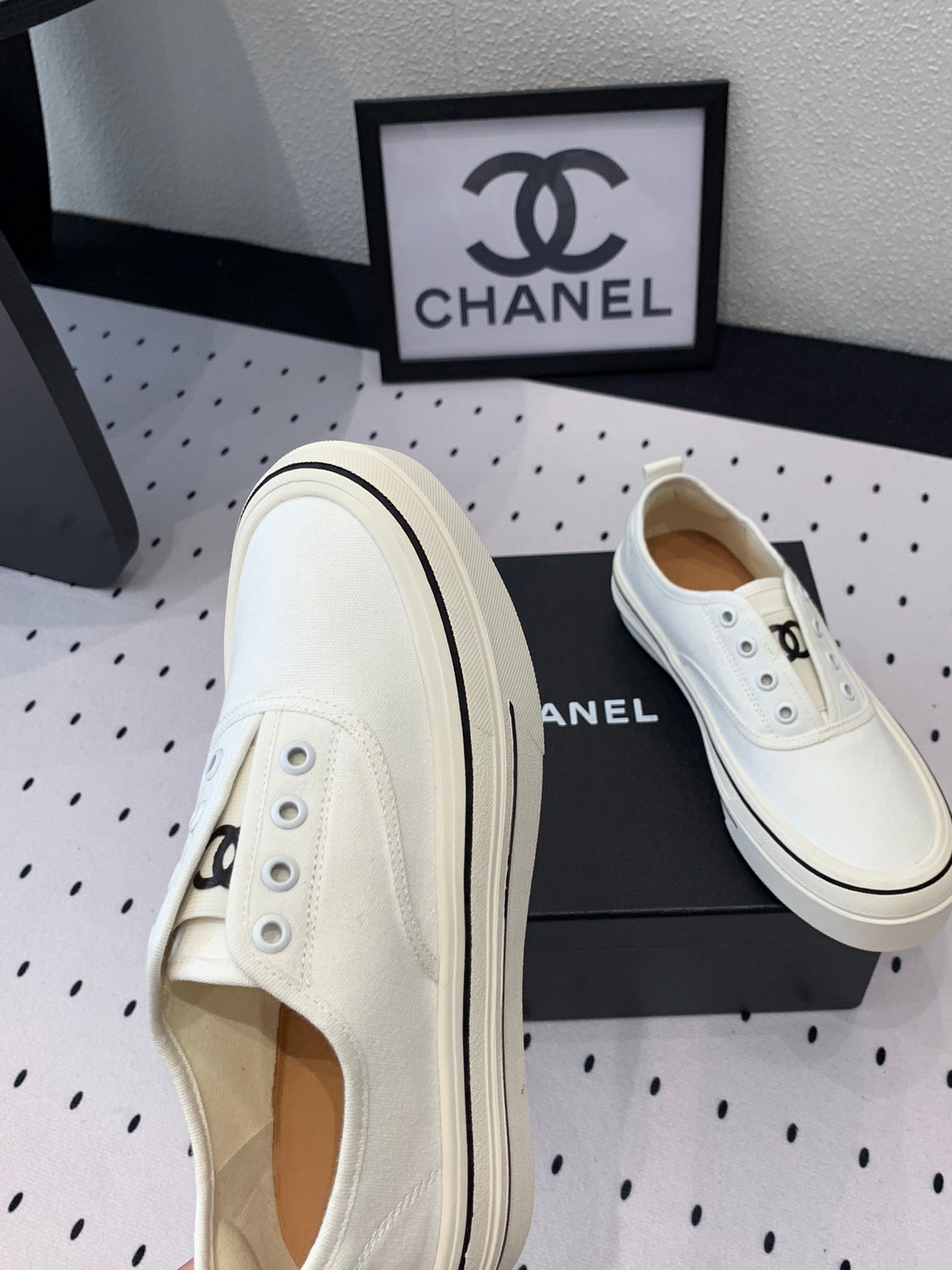 LACELESS SNEAKERS PLATFORM IN WHITE CANVAS - 35