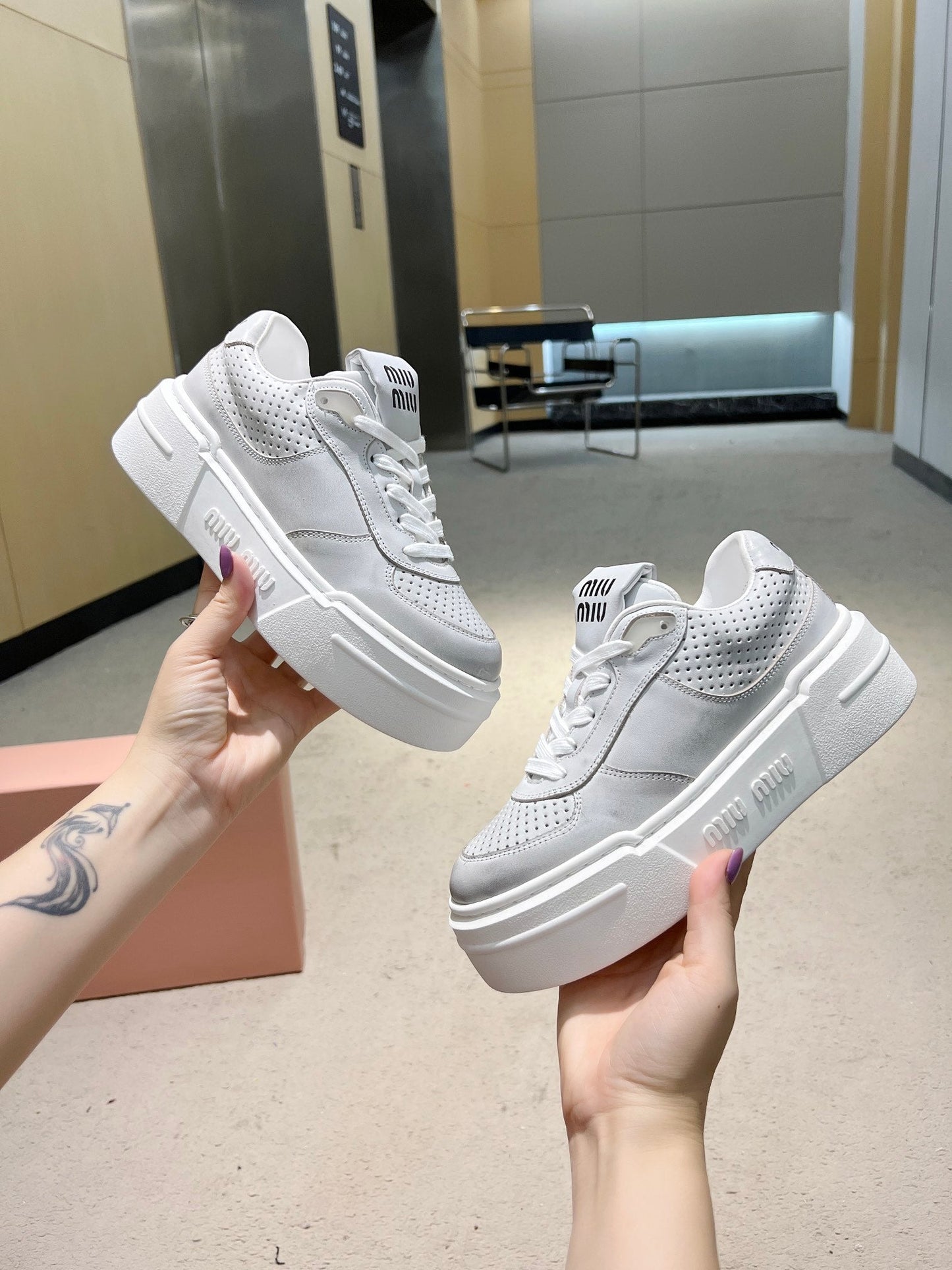 Sneakers Thick-soled Light Gray Cowhide - 35
