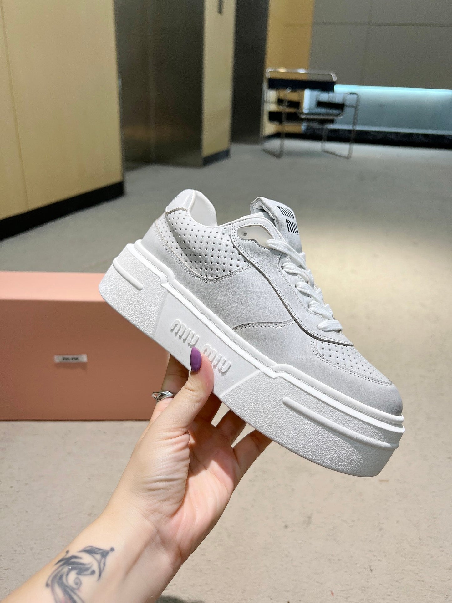 Sneakers Thick-soled Light Gray Cowhide - 35