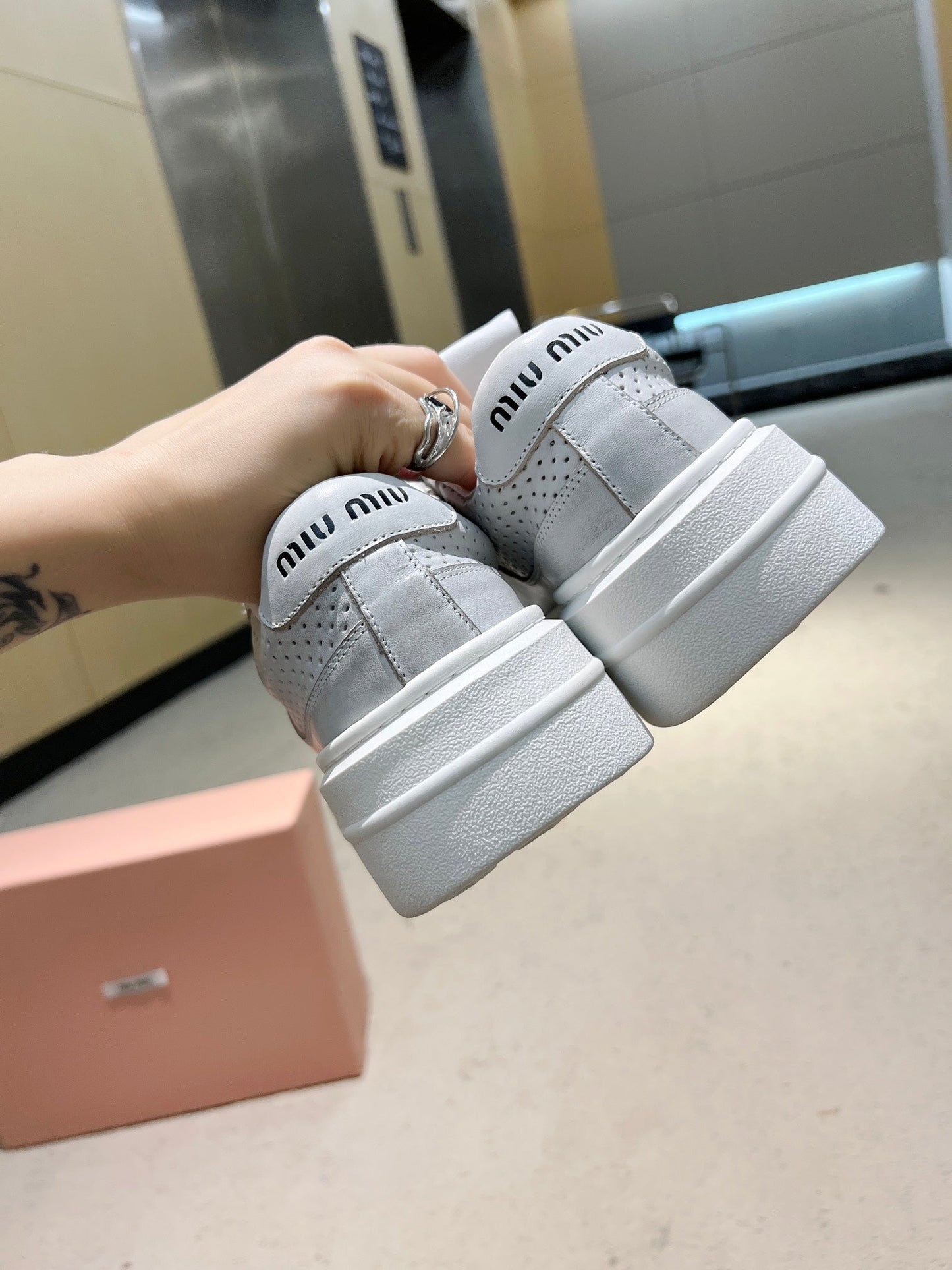 Sneakers Thick-soled Light Gray Cowhide - 35