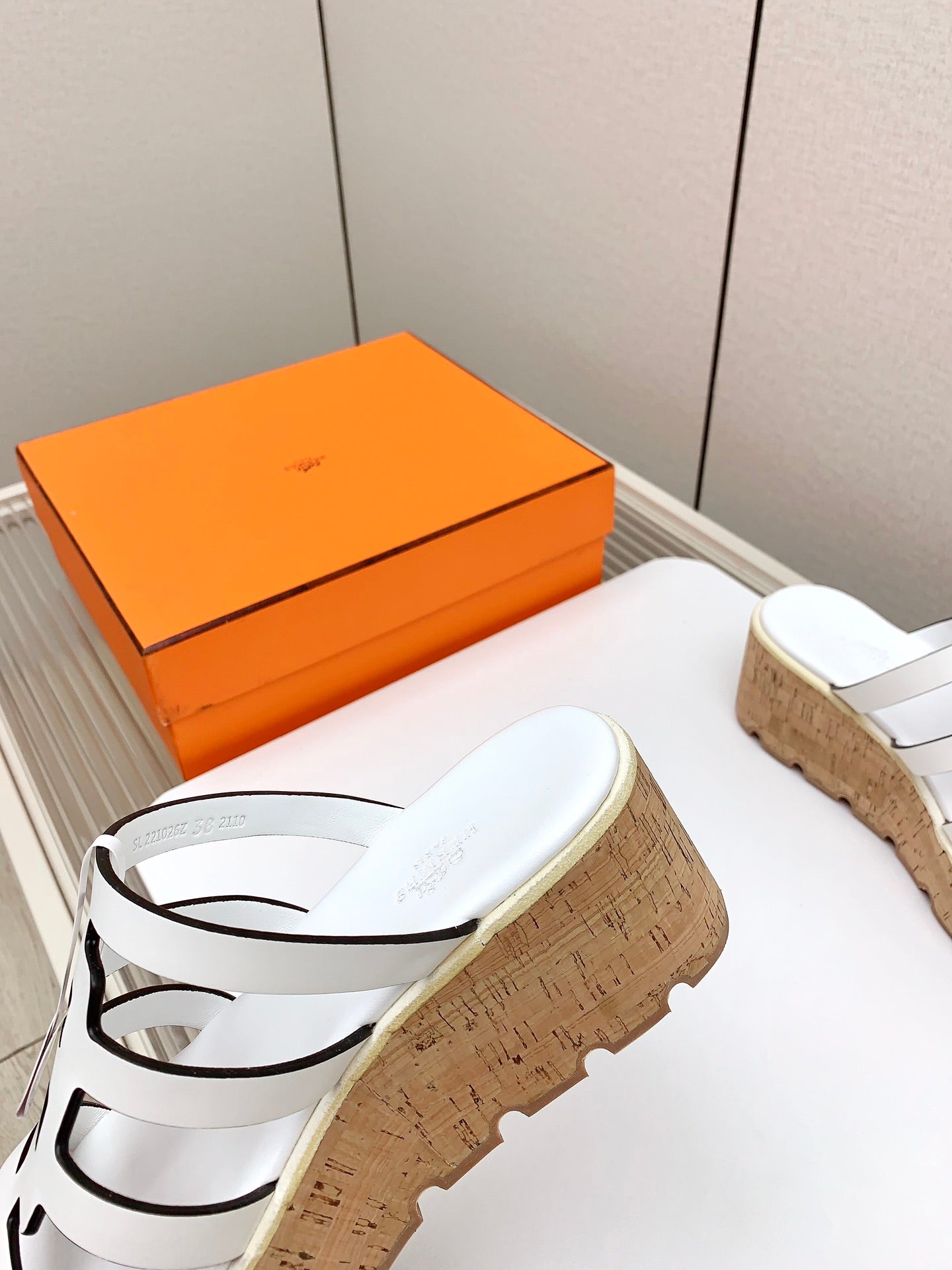 ISABELLA 30 SANDAL IN WHITE CALFSKIN - 34