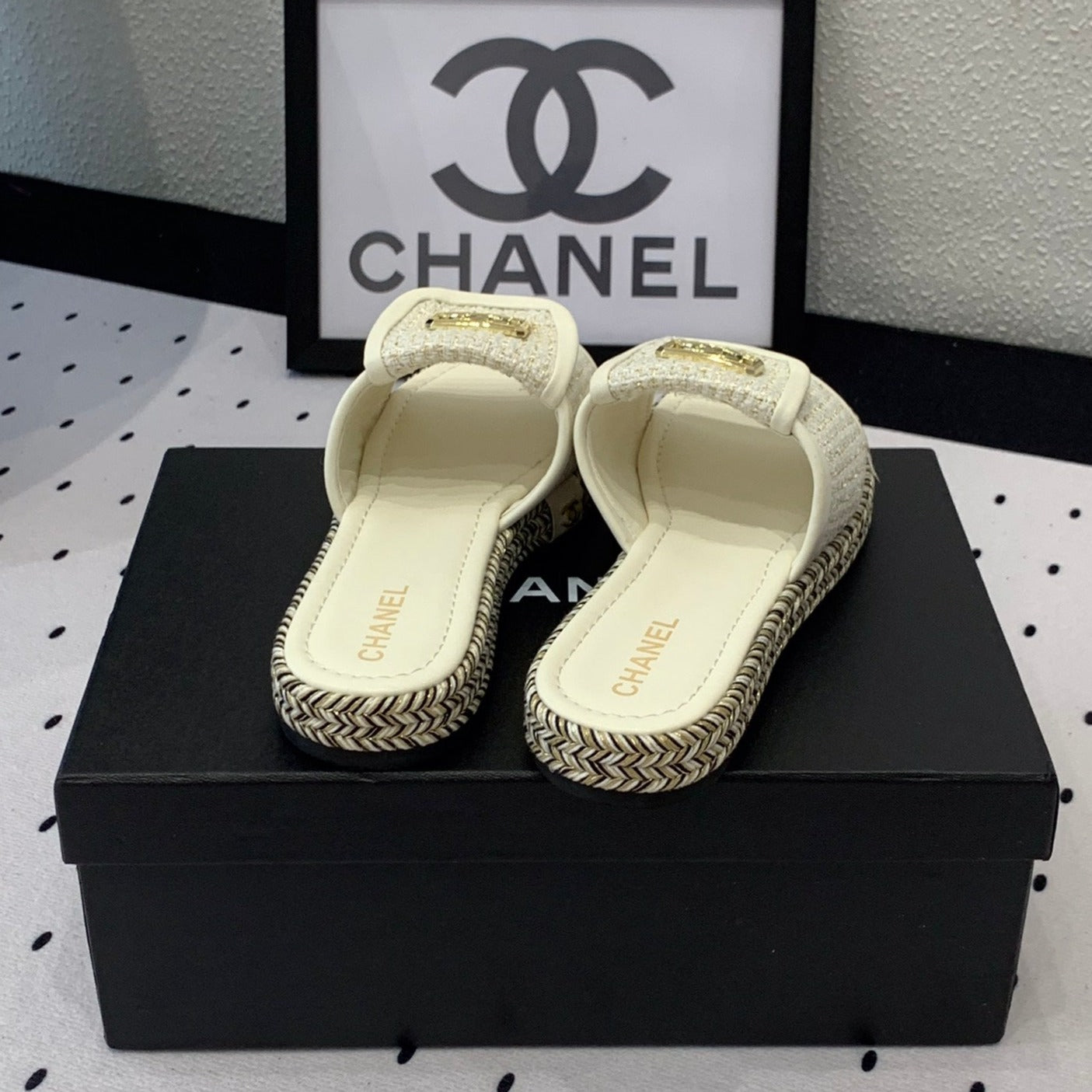 Double CC Women New Trendy Calfskin Slippers White - 35