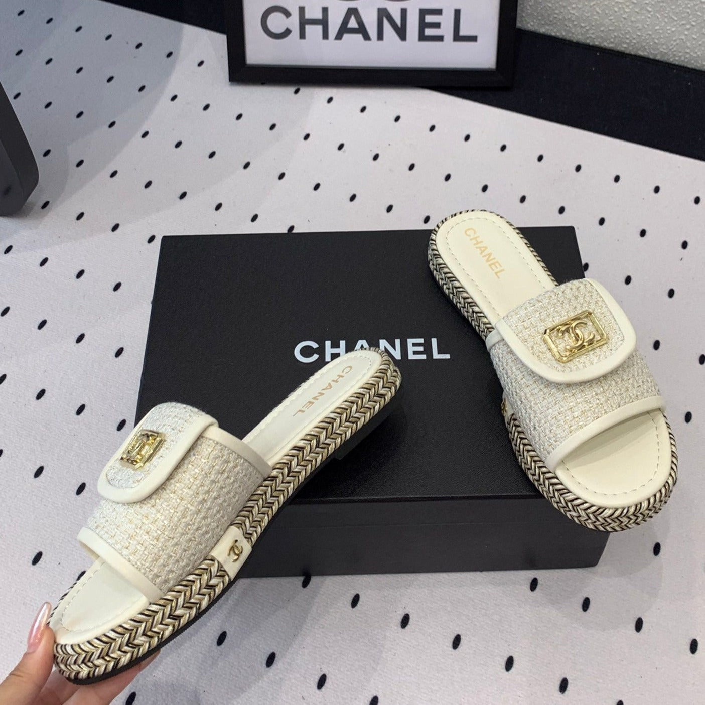 Double CC Women New Trendy Calfskin Slippers White - 35