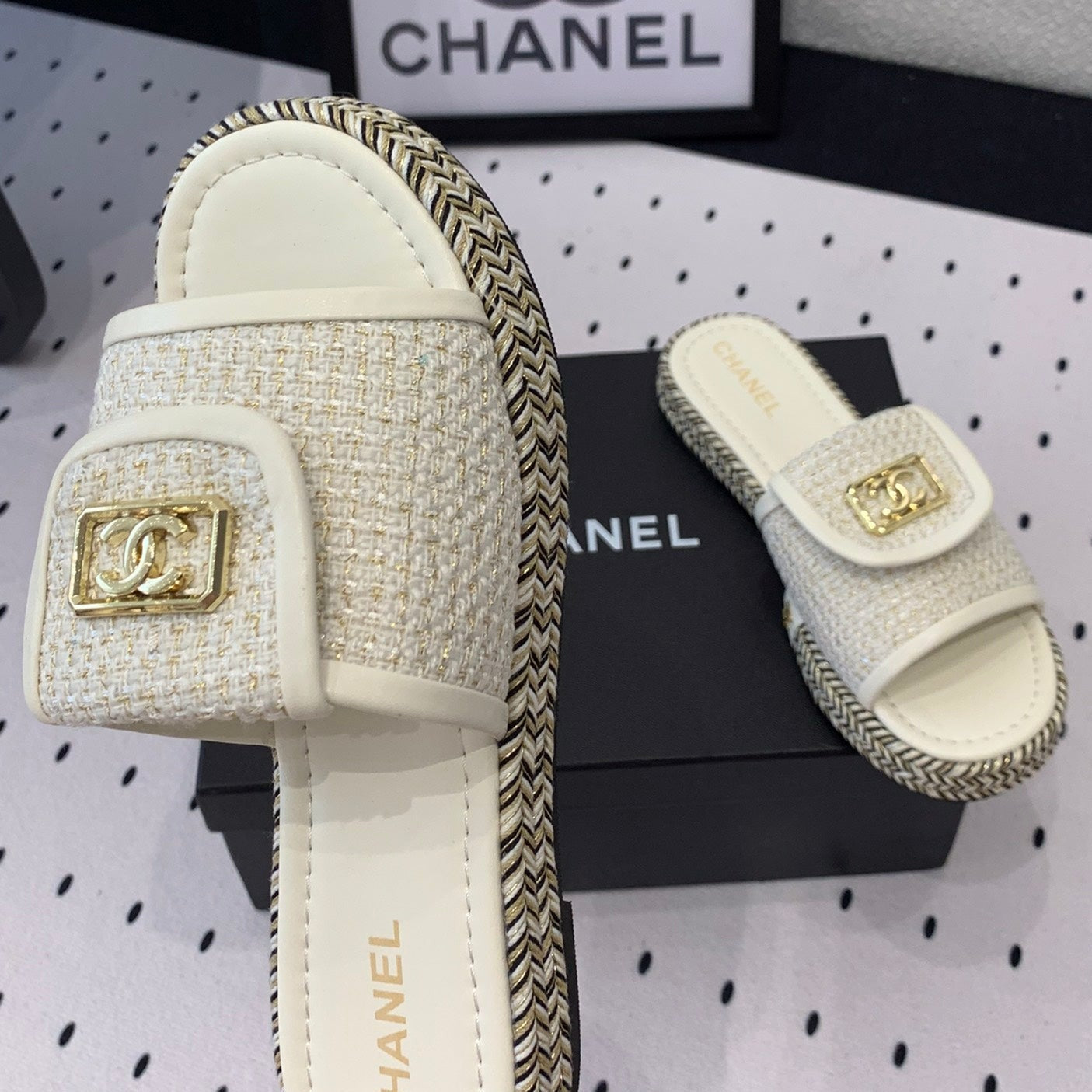 Double CC Women New Trendy Calfskin Slippers White - 35