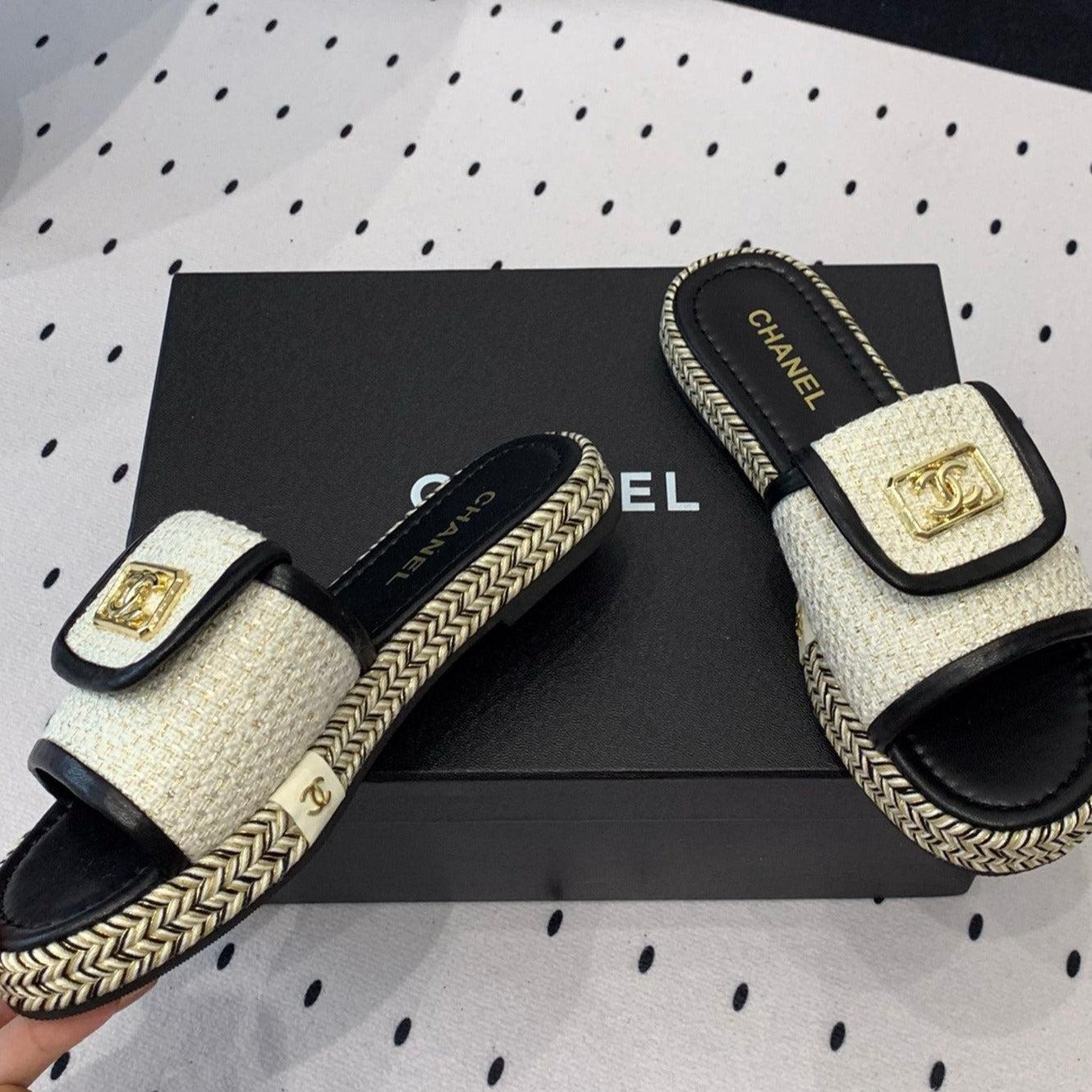 Double CC Women New Trendy Calfskin Slippers White Black - 35