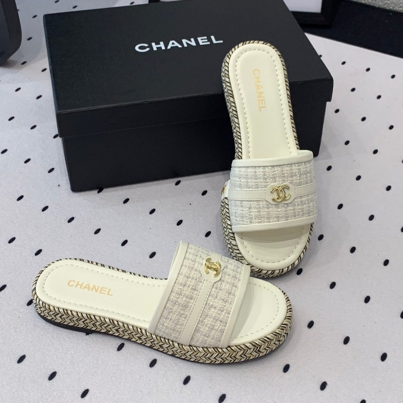 Double CC Women White Slippers Calfskin - 35