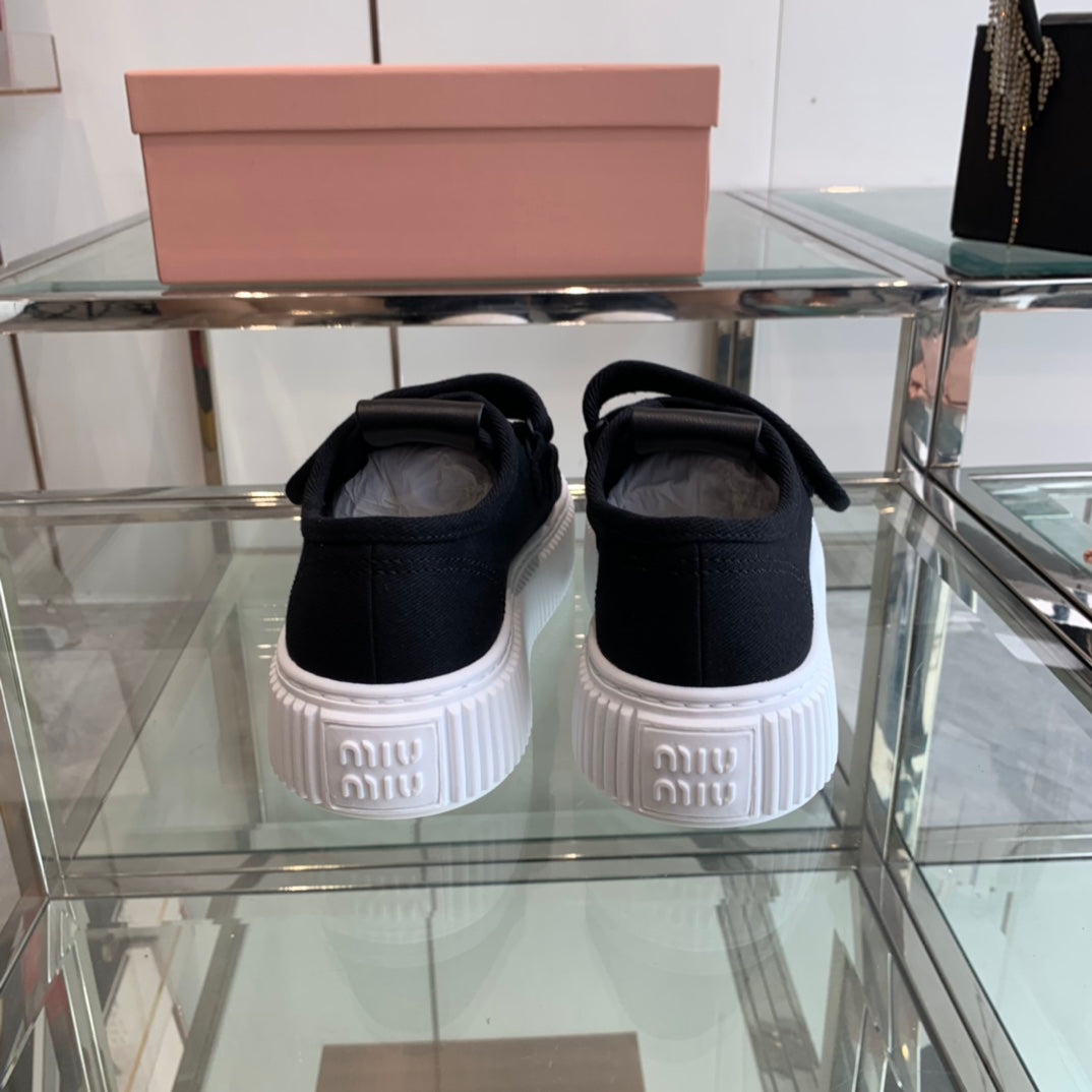 Thick-Soled Denim Sneakers Black and White - 35