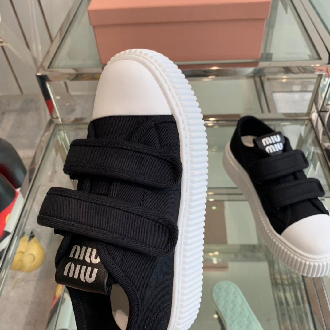 Thick-Soled Denim Sneakers Black and White - 35