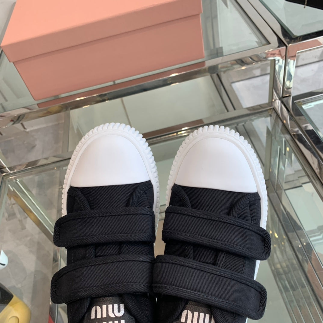 Thick-Soled Denim Sneakers Black and White - 35