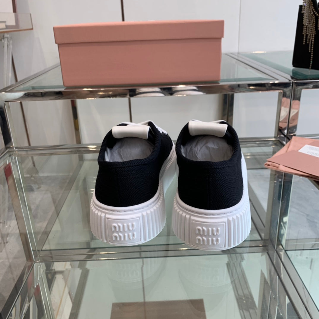 Sneakers High Sole Black And White Canvas - 35