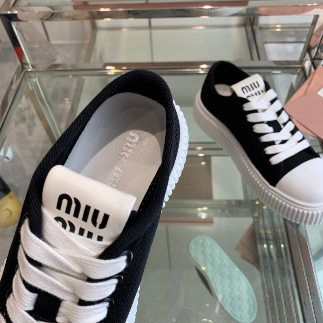 Sneakers High Sole Black And White Canvas - 35