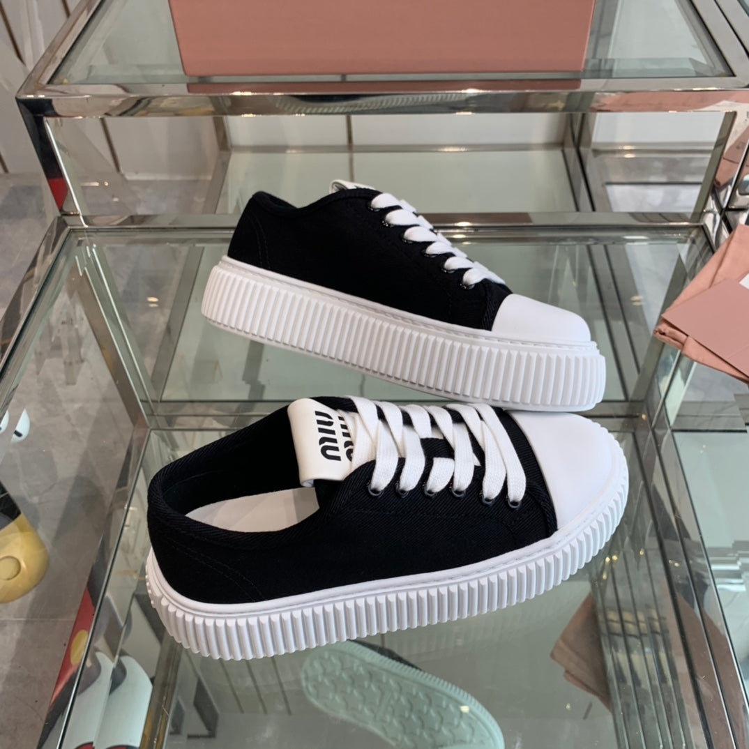 Sneakers High Sole Black And White Canvas - 35