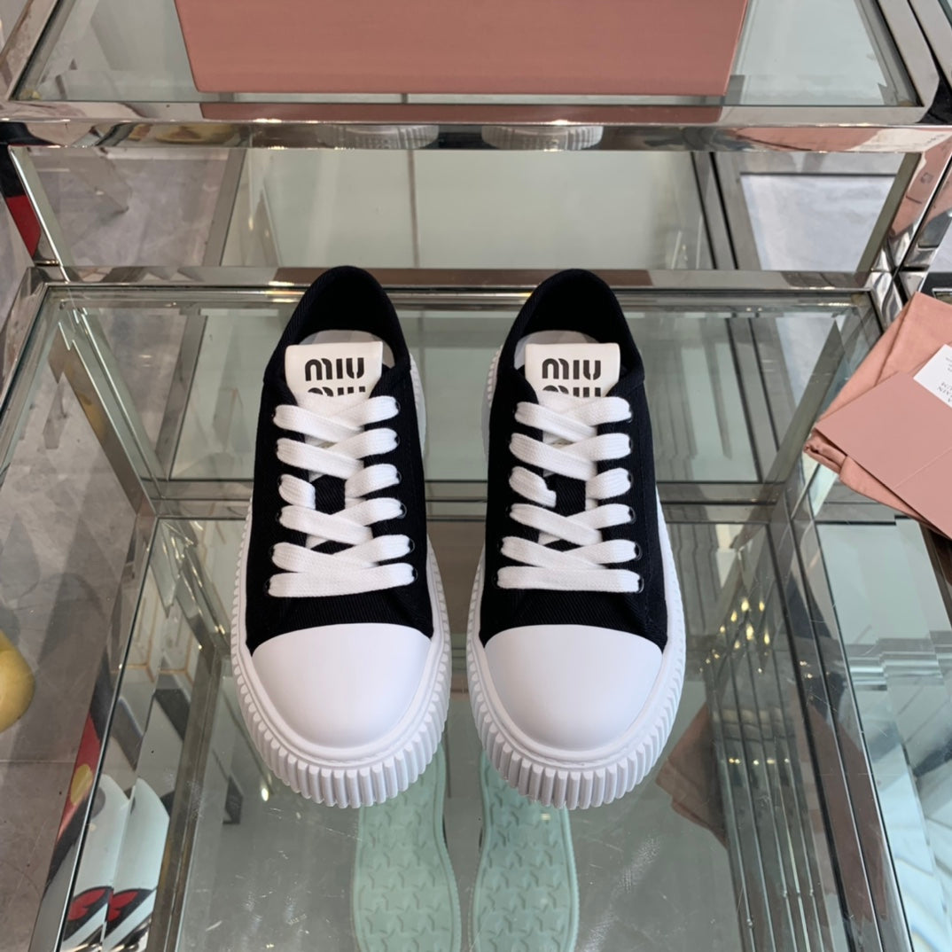 Sneakers High Sole Black And White Canvas - 35
