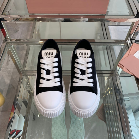 Sneakers High Sole Black And White Canvas - 35