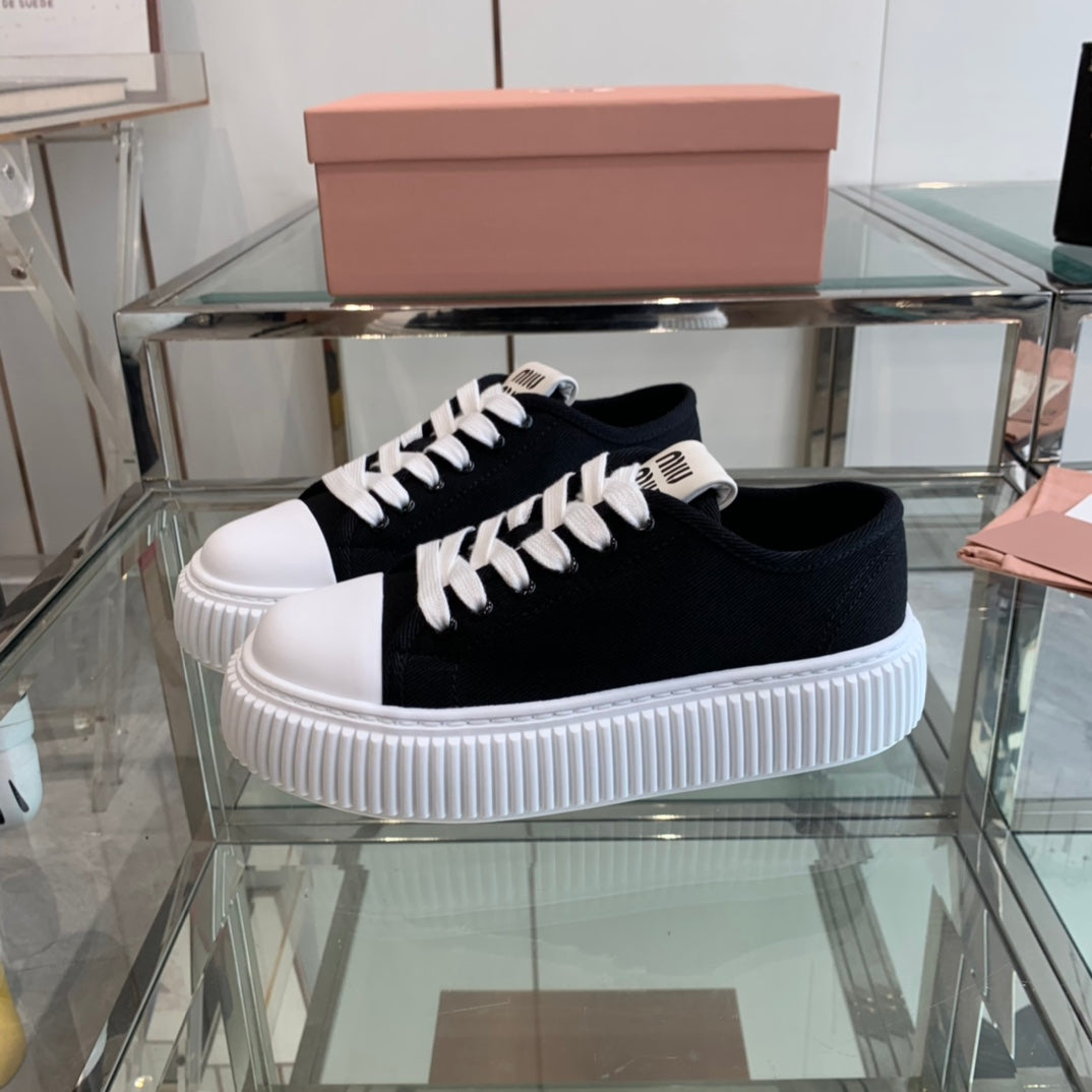 Sneakers High Sole Black And White Canvas - 35