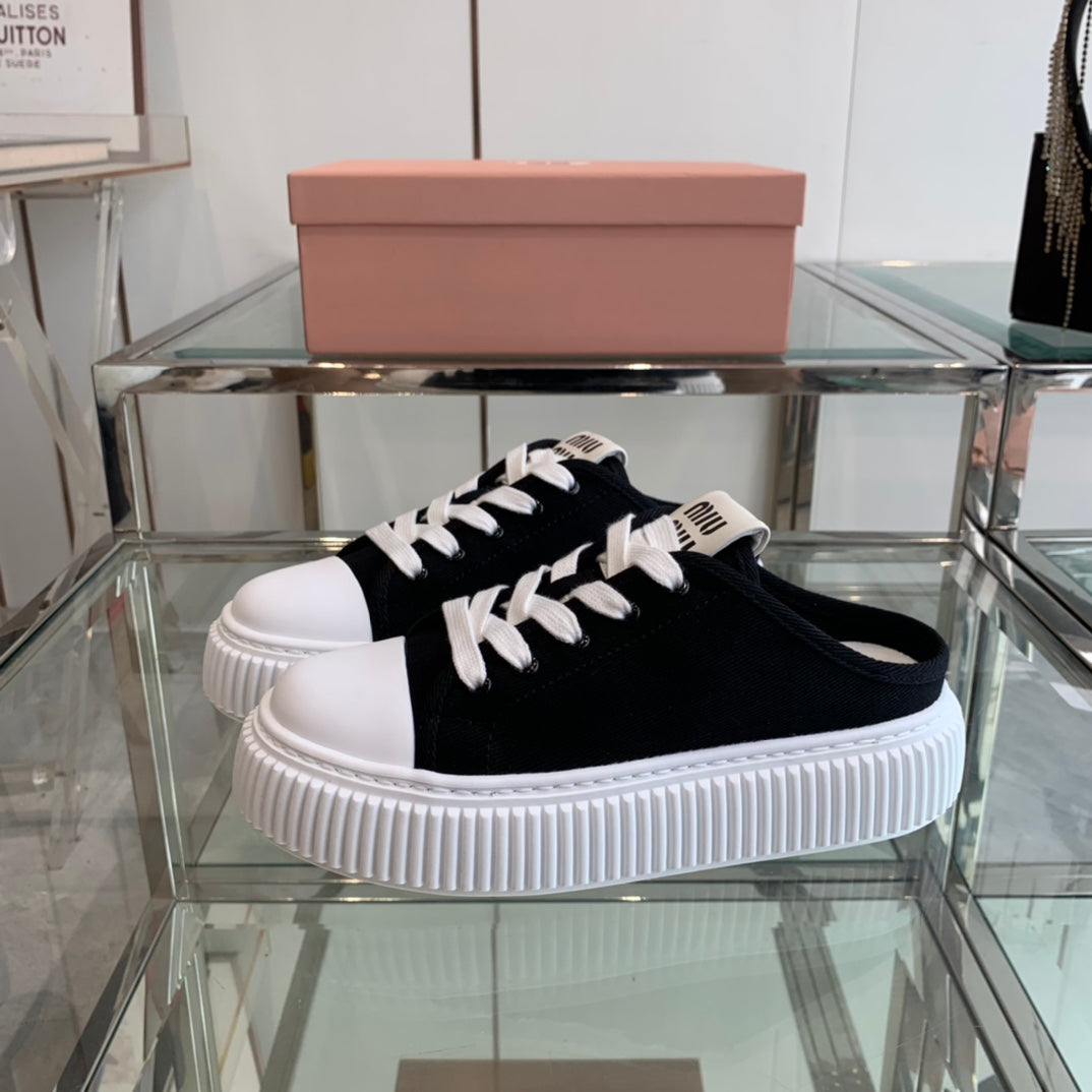 Mule Shoes Black And White Canvas - 35
