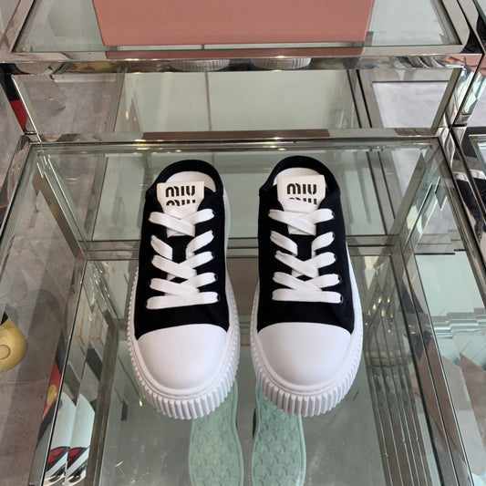 Mule Shoes Black And White Canvas - 35