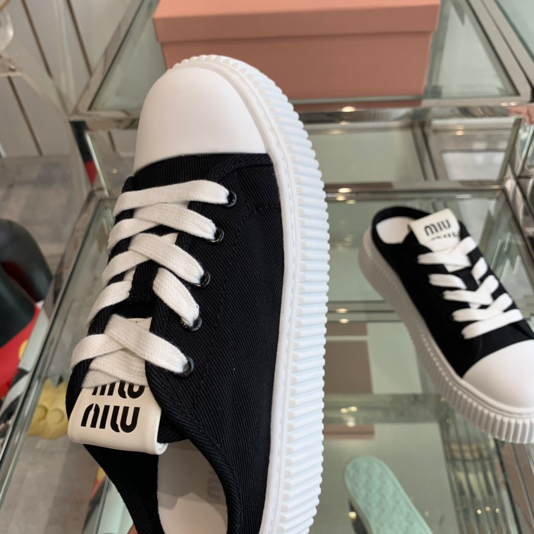 Mule Shoes Black And White Canvas - 35