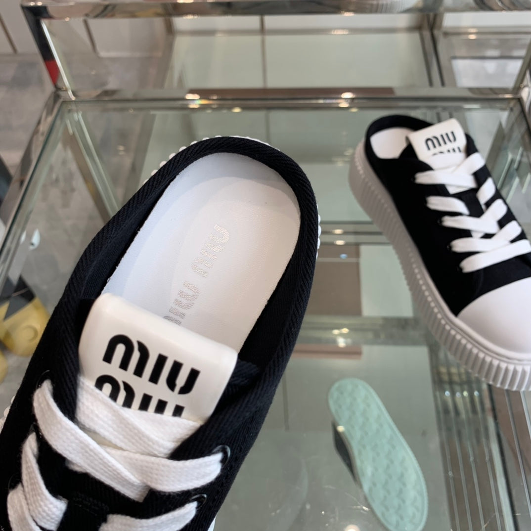 Mule Shoes Black And White Canvas - 35