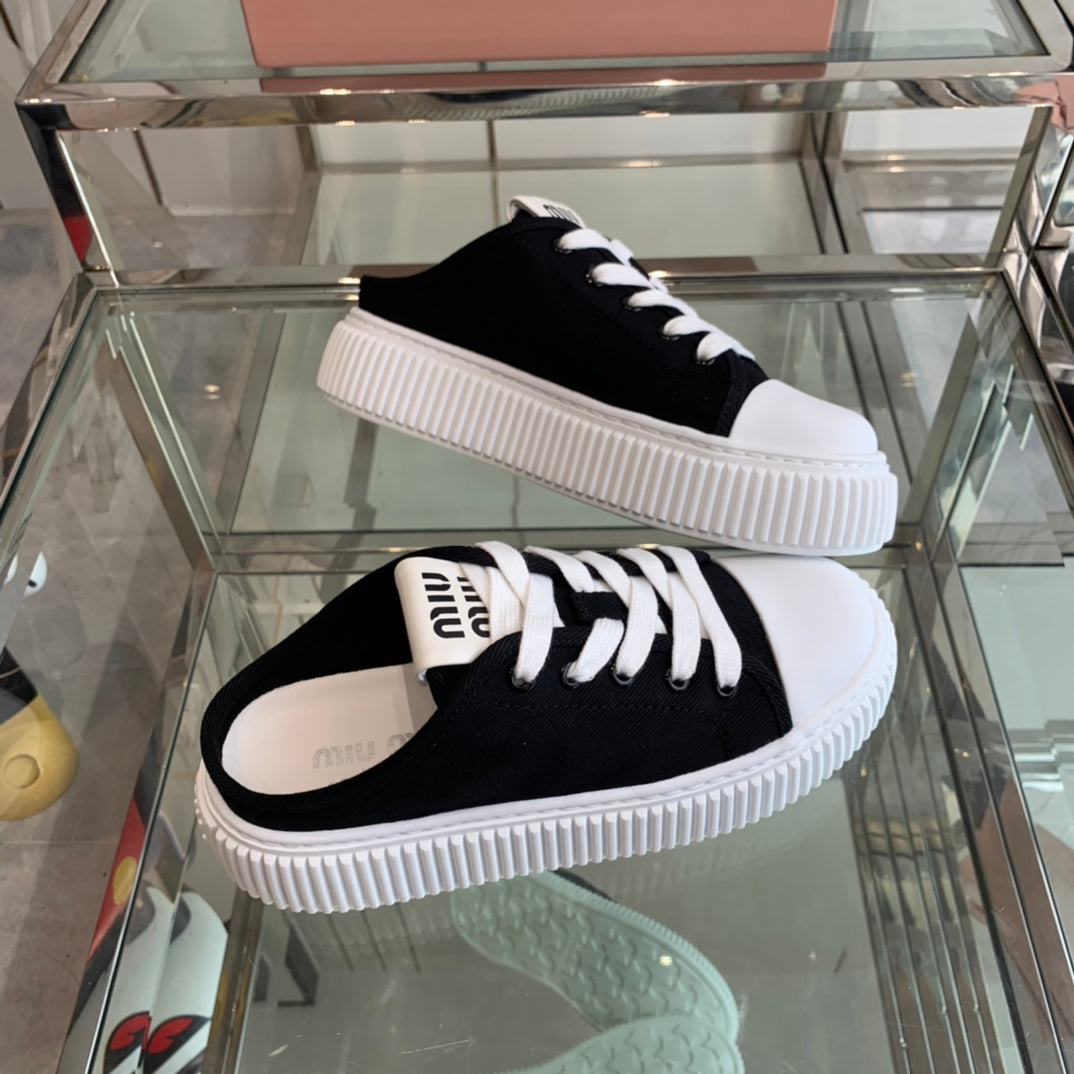 Mule Shoes Black And White Canvas - 35