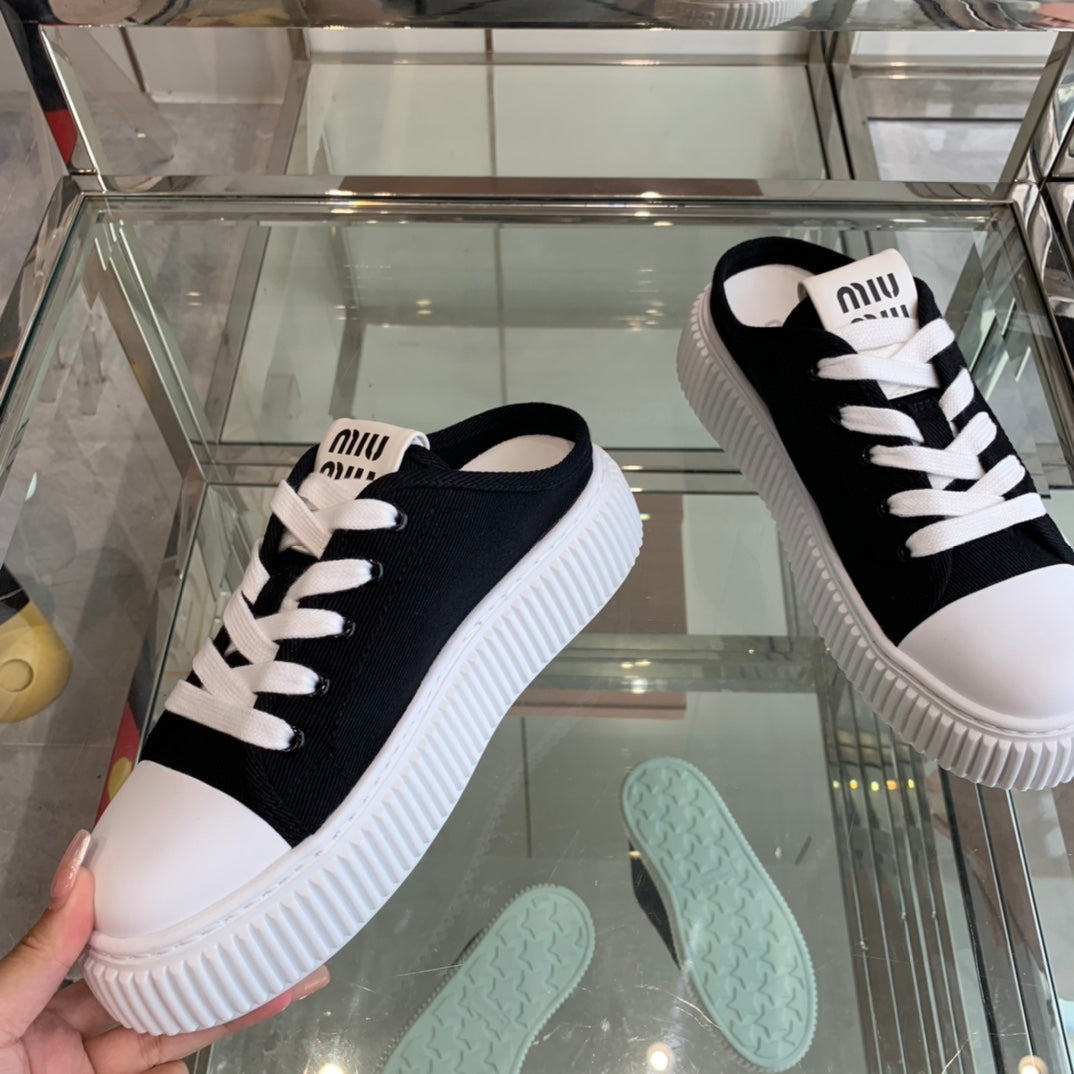 Mule Shoes Black And White Canvas - 35