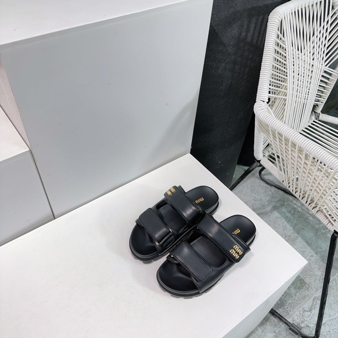 Slippers Black Sheepskin With Stylized Straps - 35