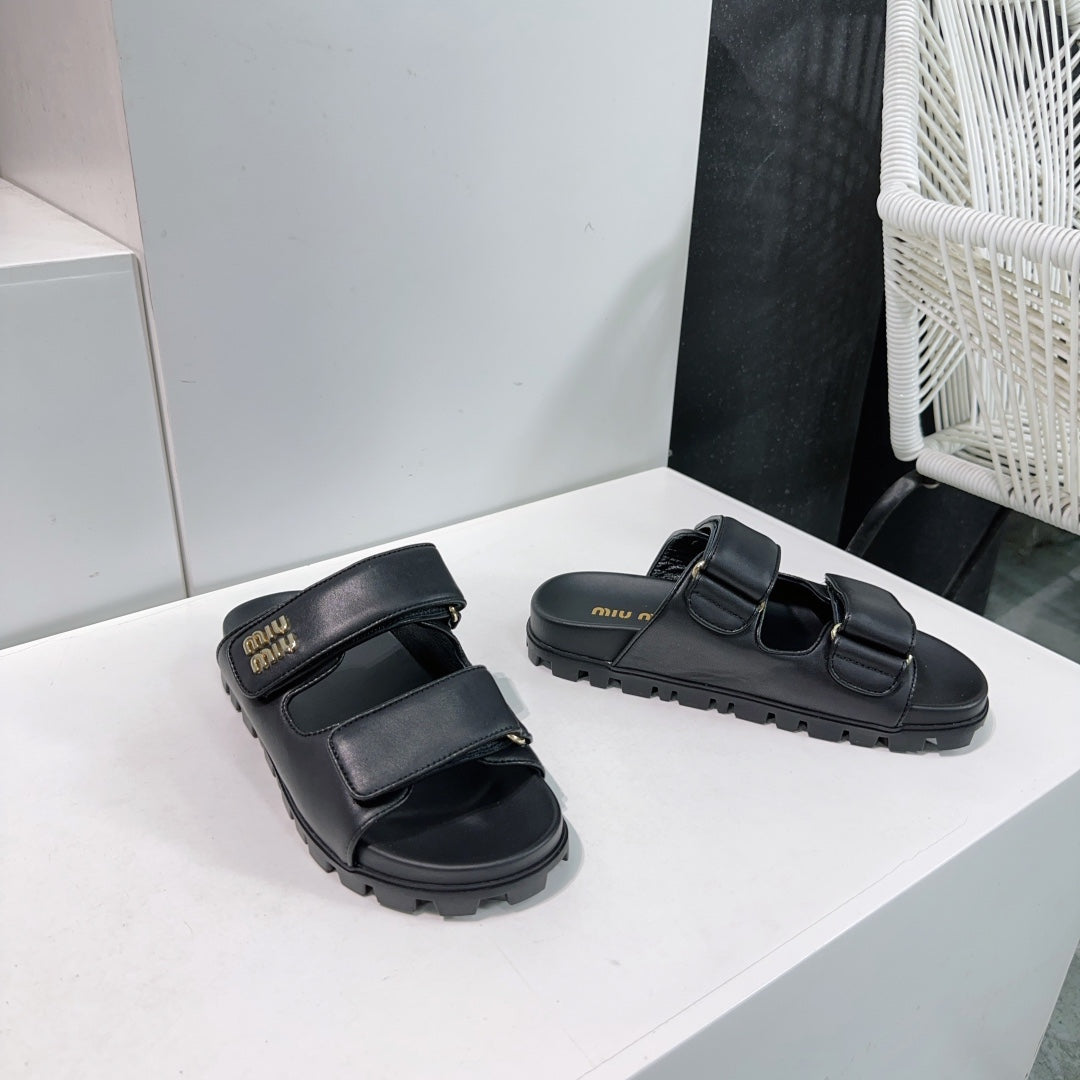 Slippers Black Sheepskin With Stylized Straps - 35