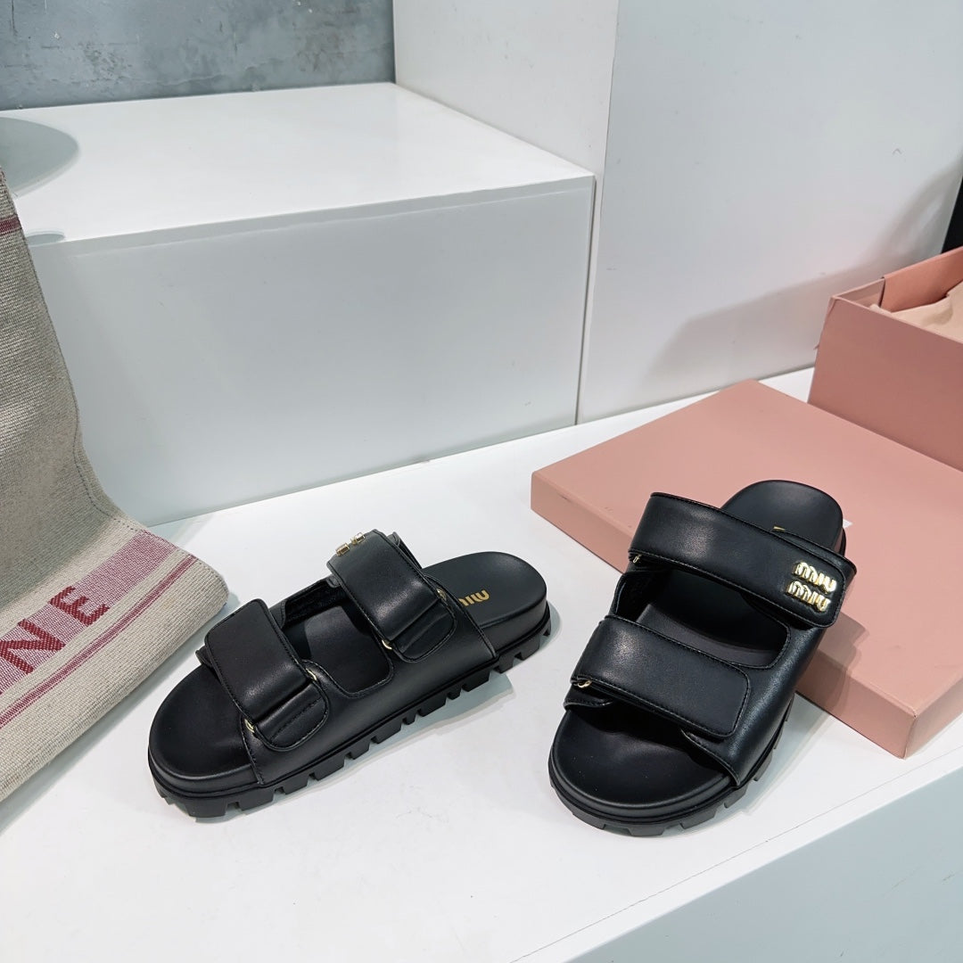Slippers Black Sheepskin With Stylized Straps - 35