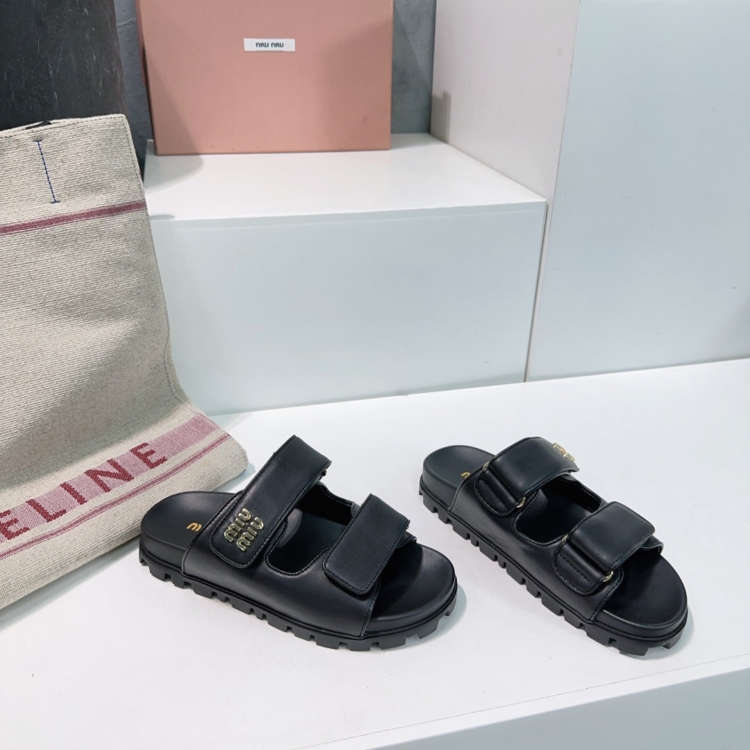 Slippers Black Sheepskin With Stylized Straps - 35
