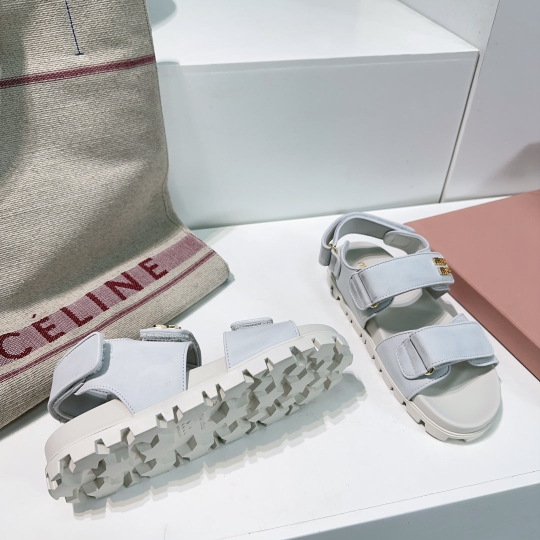 Sandals White Sheepskin With Stylized Straps - 35
