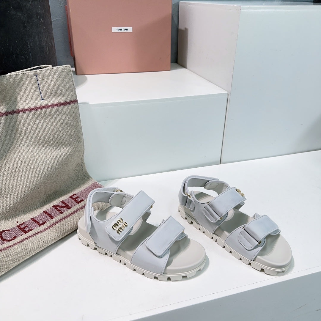 Sandals White Sheepskin With Stylized Straps - 35