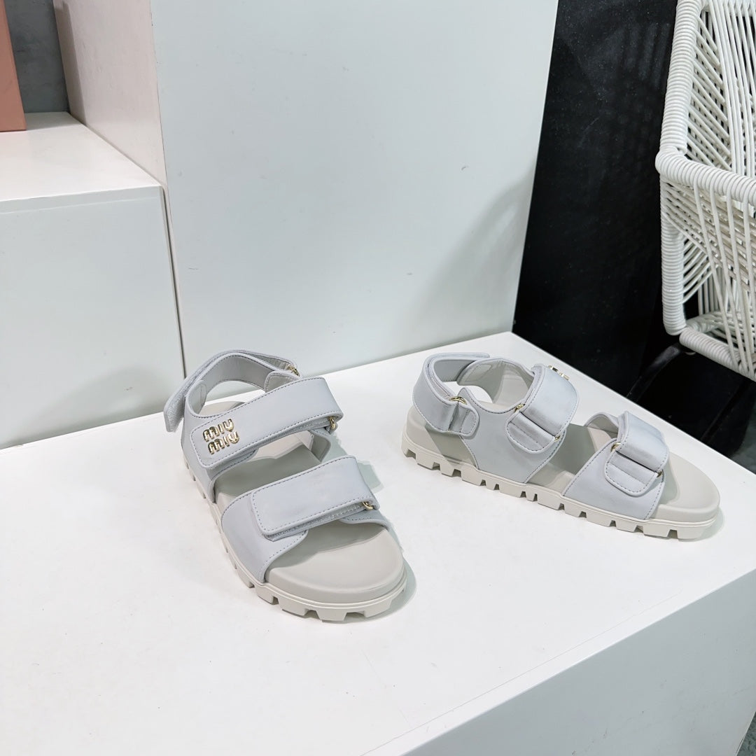 Sandals White Sheepskin With Stylized Straps - 35