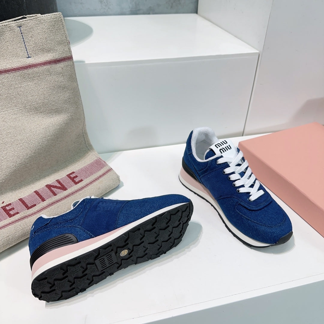 Azure Color Sneakers Canvas - 35
