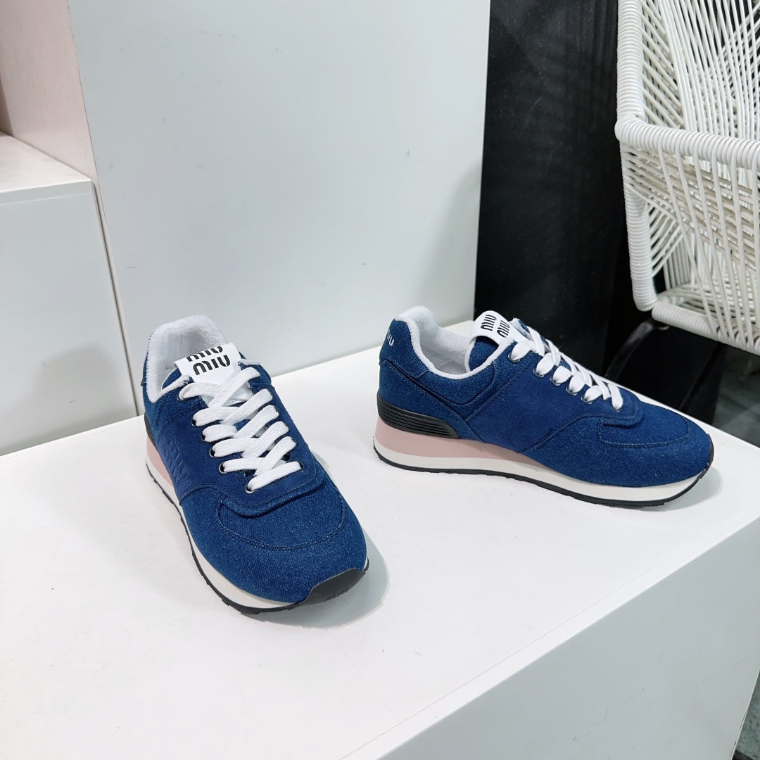 Azure Color Sneakers Canvas - 35