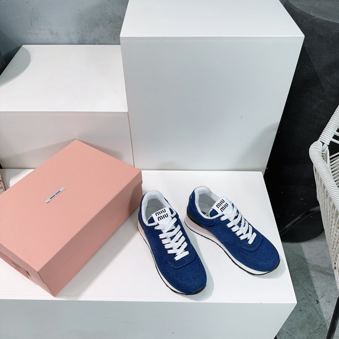 Azure Color Sneakers Canvas - 35