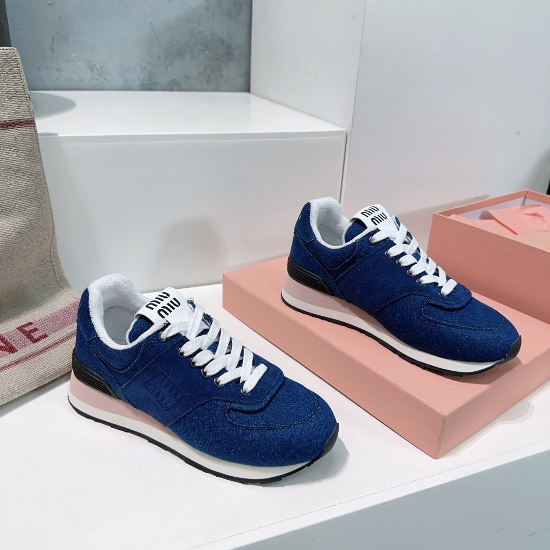 Azure Color Sneakers Canvas - 35