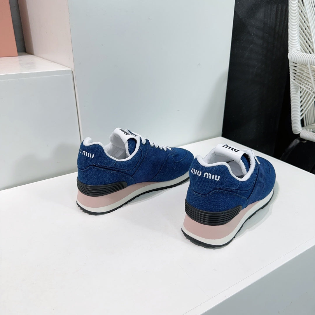 Azure Color Sneakers Canvas - 35