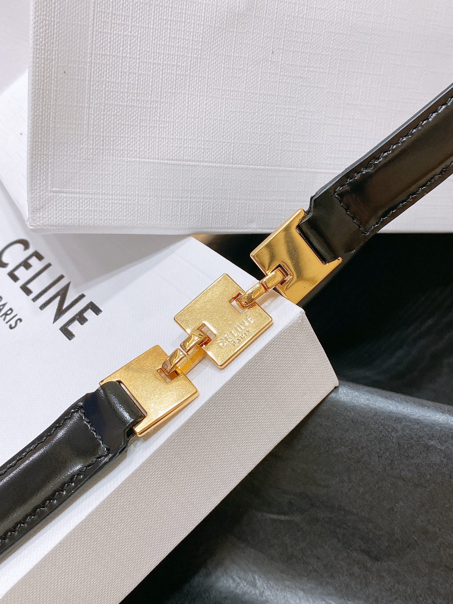 CL SMALL 18 MM GOURMETTE TRIOMPHE ADJUSTABLE BELT IN BLACK LEATHER GOLD HARDWARE - 30